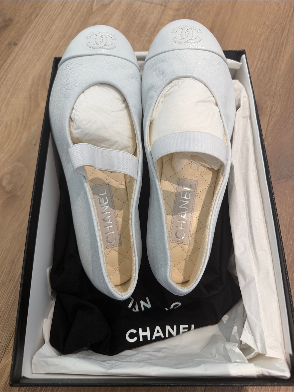 Chanel white  Leather Ballet Flats